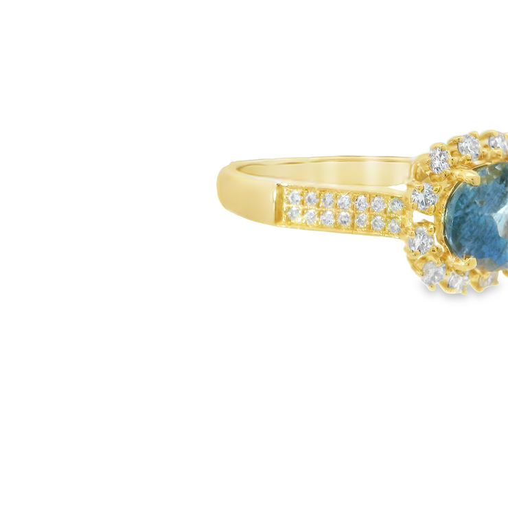 AQUAMARINE & DIAMOND RING