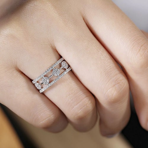 GABRIEL - DIAMOND CLUSTER 3 ROW RING