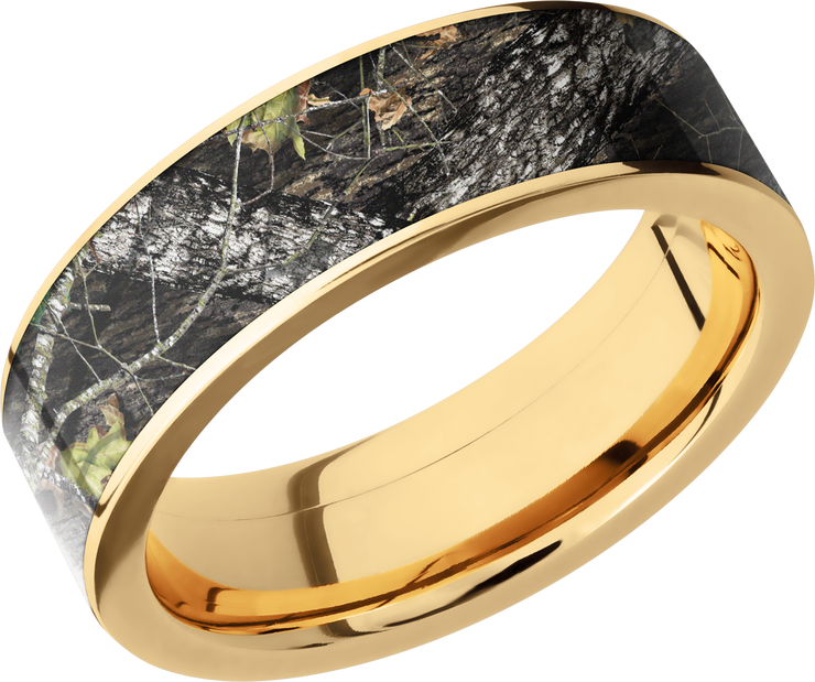 14K Yellow Gold 7mm flat band with a 6mm inlay of Mossy Oak Break Up Camo