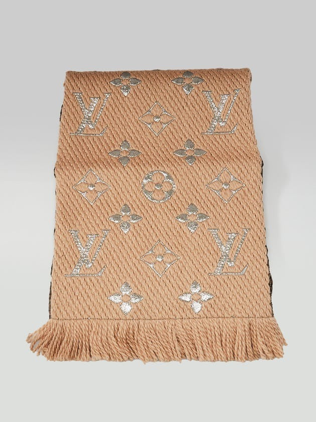 LOUIS VUITTON BEIGE & SILVER WOOL SCARF