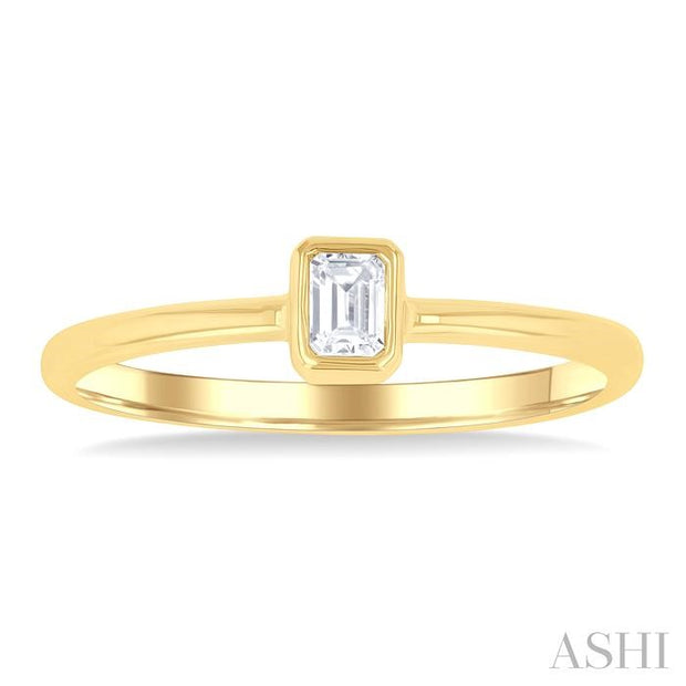 ASHI - EMERALD DIAMOND SOLITAIRE RING