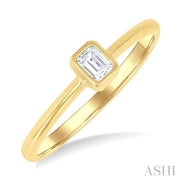 ASHI - EMERALD DIAMOND SOLITAIRE RING