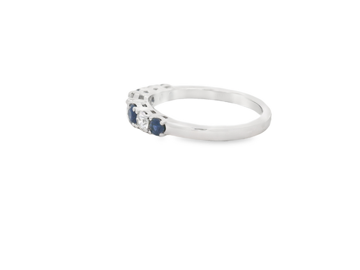 WHITE GOLD DIAMOND & BLUE SAPPHIRE BAND