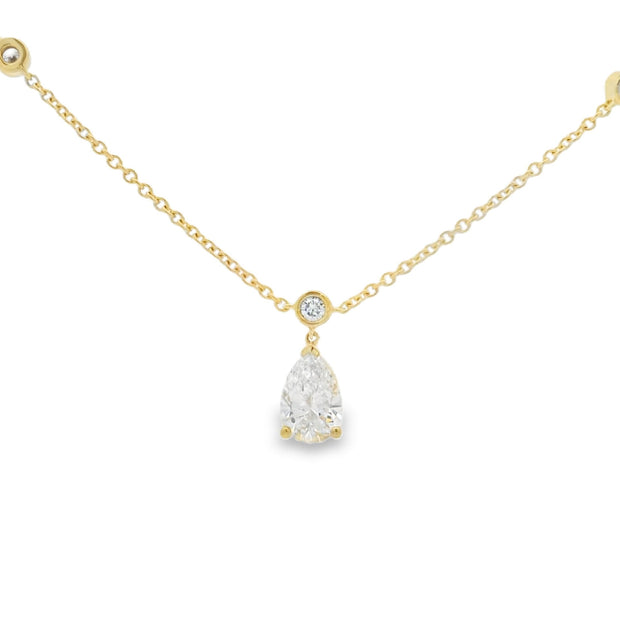 PEAR SHAPED DIAMOND PENDANT