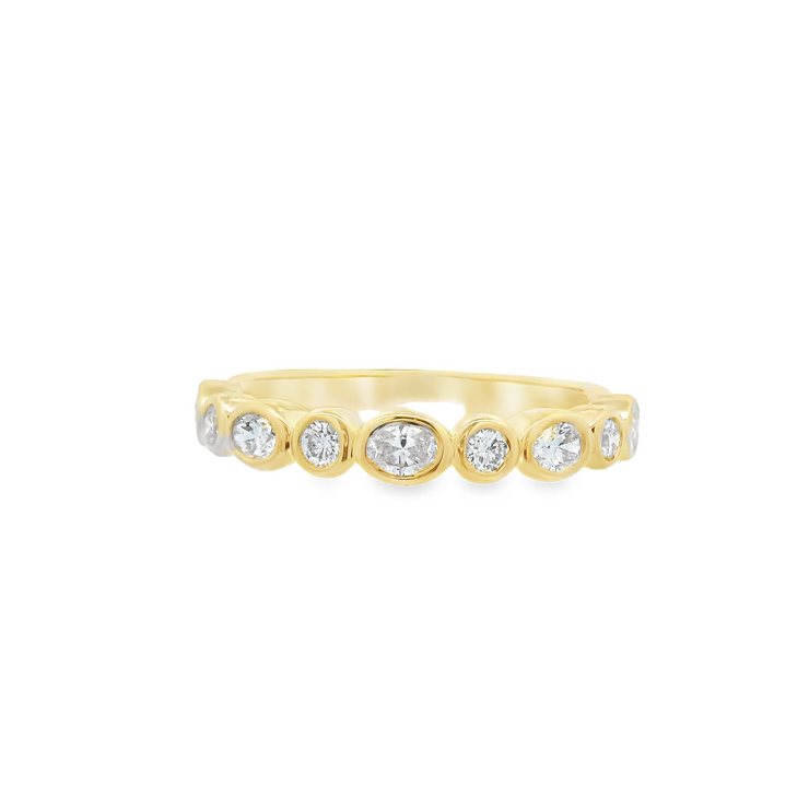 ALTERNATING SHAPES DIAMOND WEDDING BAND