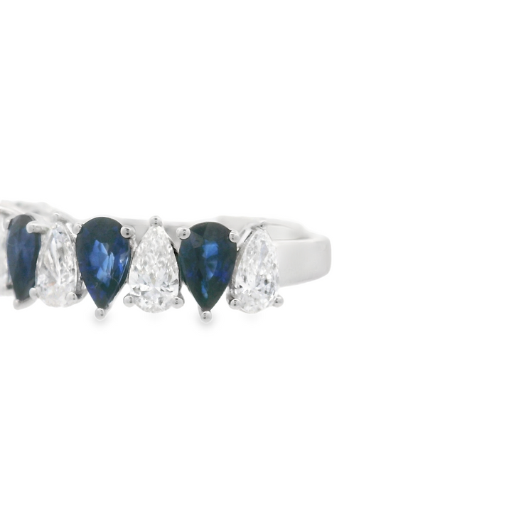 SAPPHIRE & DIAMOND RING