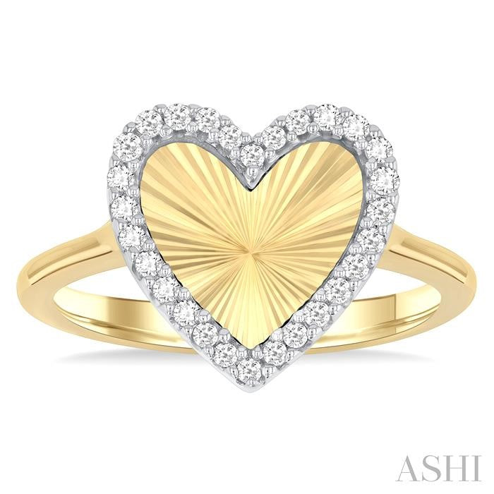 FLUTED HEART DIAMOND RING