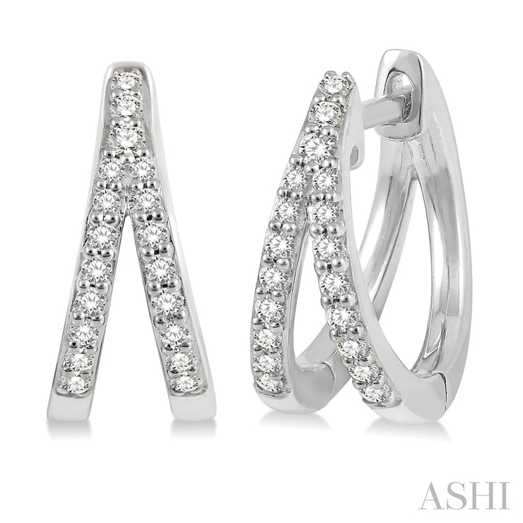 ASHI - SPLIT V PAVE DIAMOND HUGGIE HOOP EARRINGS