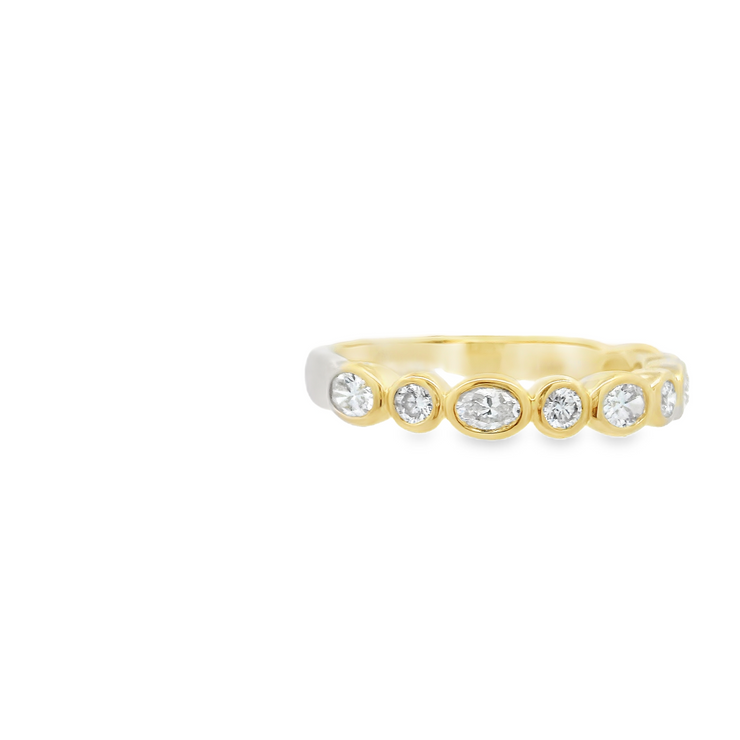 ALTERNATING SHAPES DIAMOND WEDDING BAND