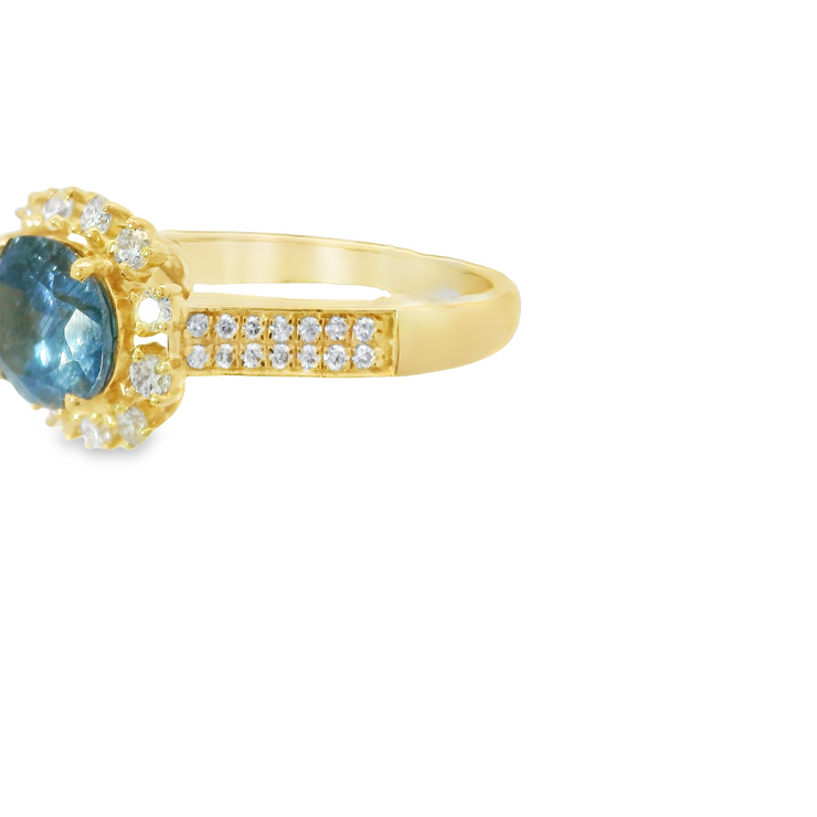 AQUAMARINE & DIAMOND RING