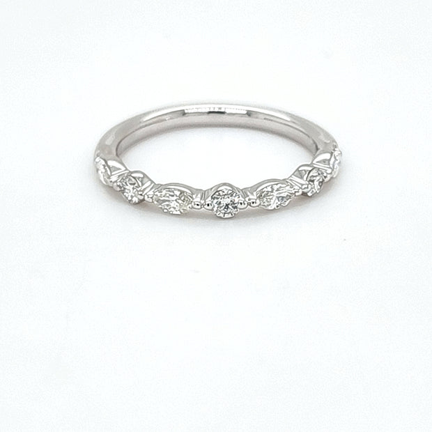 A JAFFE - ALTERNATING MARQUISE & ROUND DIAMOND WEDDING BAND