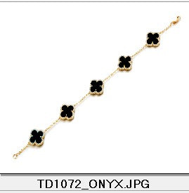 BLACK ONYX CLOVER BRACELET