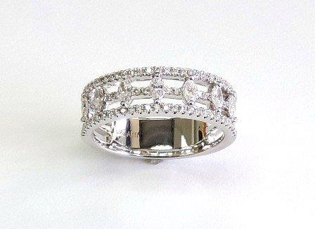 MARQUISE & PAVE DIAMOND RING